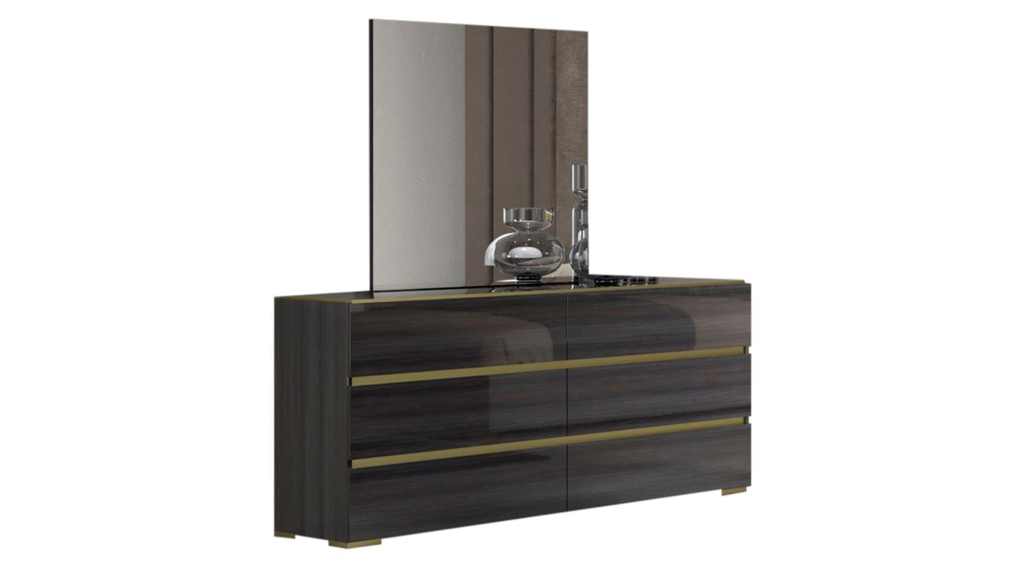 Yvette Bedroom Set